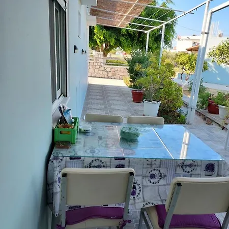 بيت للعطل Anastasia's Garden House