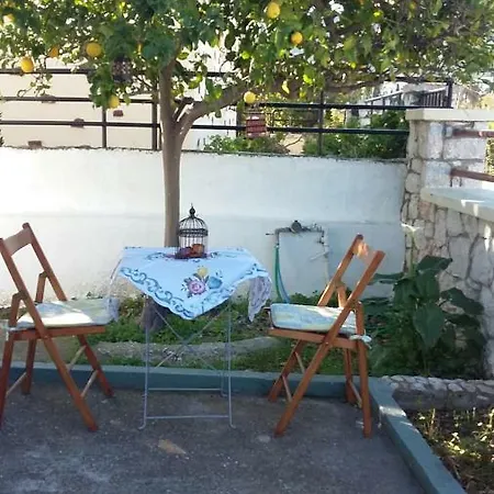 بيت للعطل Anastasia's Garden House